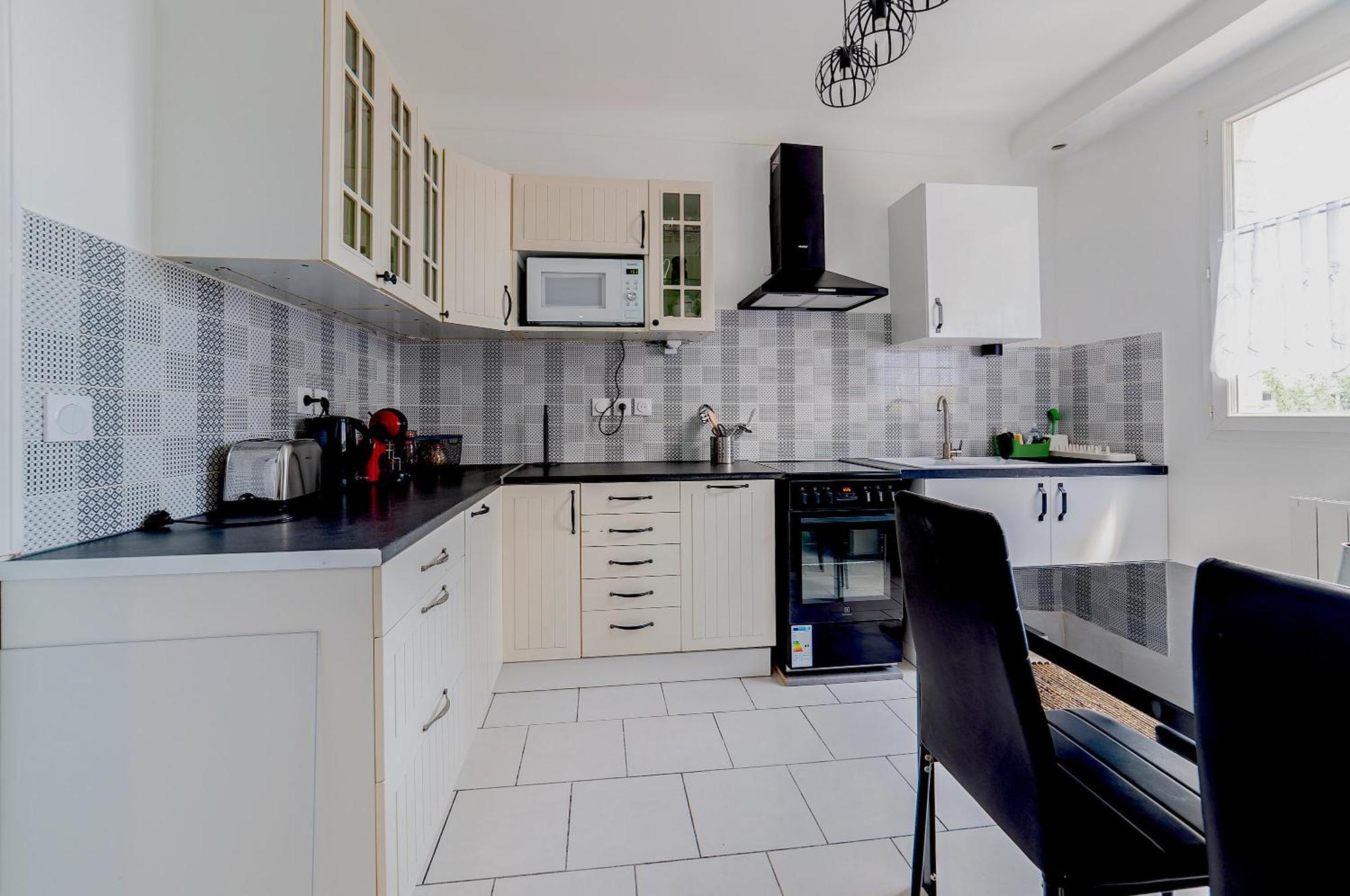 Cosy Modern Apartment - 1 Minute Walk From Train Station Creil Exterior foto